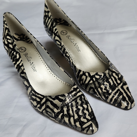 Bella Vita Shoes - Bella Vita Black and Cream Patterned Heels, size 8W